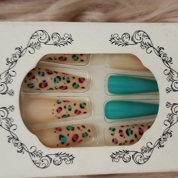 BOGO SALE!!Brand New BEAUTIFUL NAIL False Nails-XL - Picture 3 of 4